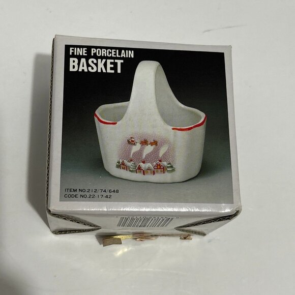 Vtg NWT Porcelain Christmas Bud Vase Basket Set Miniature Santa Sled 2 Piece Box - Picture 10 of 16
